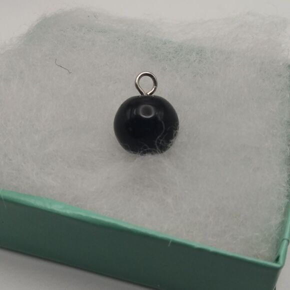 Black gothic bead charm - Picture 1 of 2
